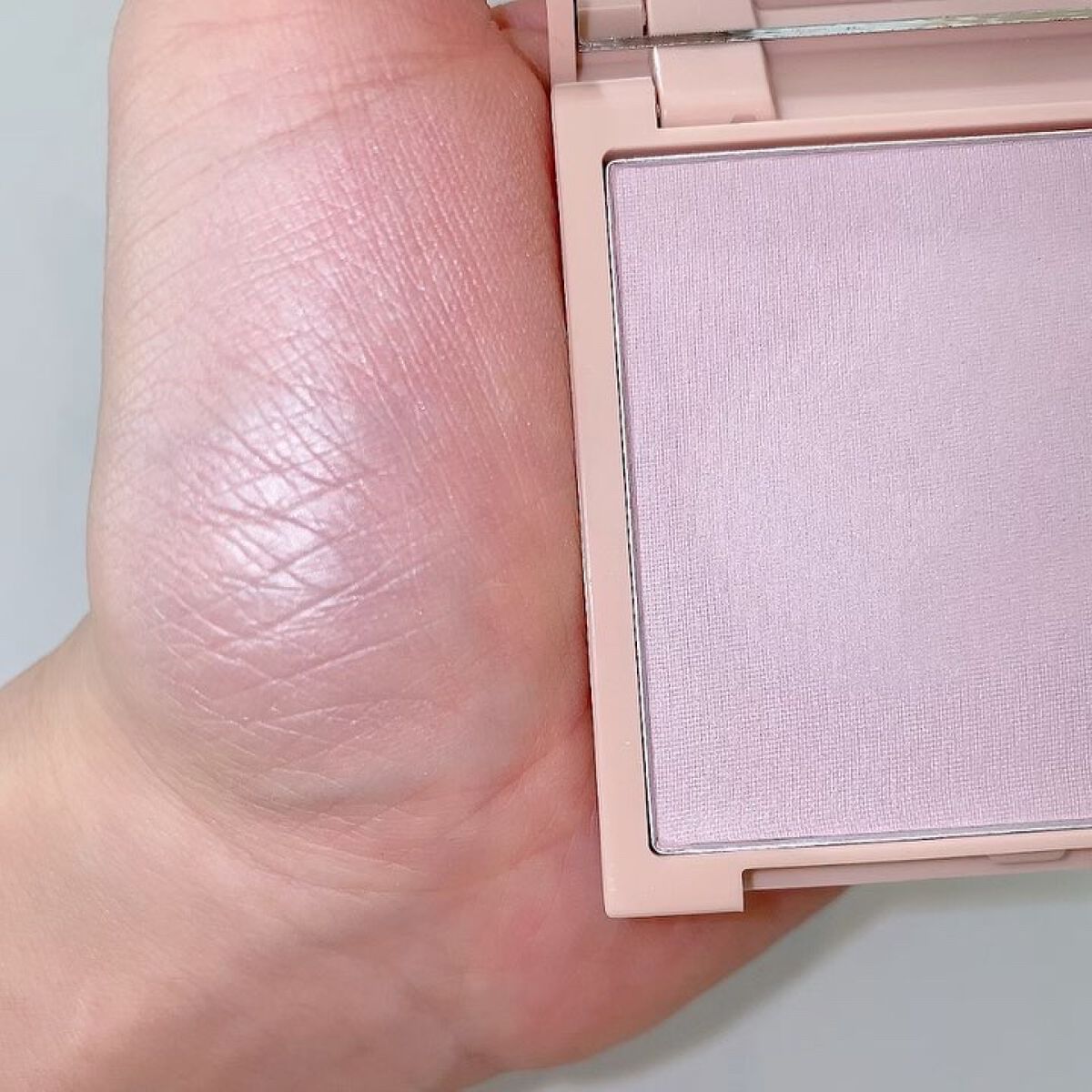 パウダーチーク/iroasobi/パウダーチークの動画クチコミ3つ目