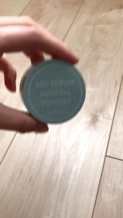 ノーセバム ミネラルパウダー N/innisfree/ルースパウダーの人気ショート動画