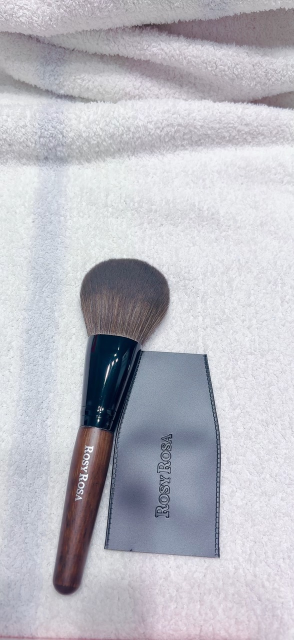 パウダーブラシEX/ロージーローザ/メイクブラシの人気ショート動画