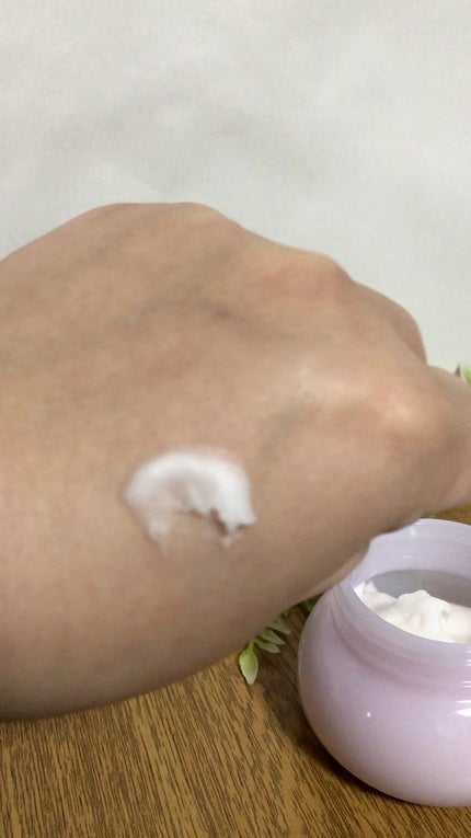 ソフトホイップクリーム/NUAN/フェイスクリームの人気ショート動画