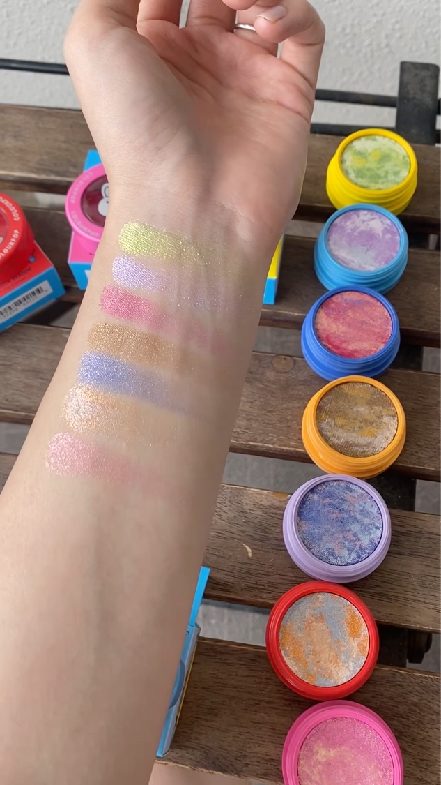  スーパーショックシャドウ/ColourPop/単色アイシャドウの動画クチコミ1つ目