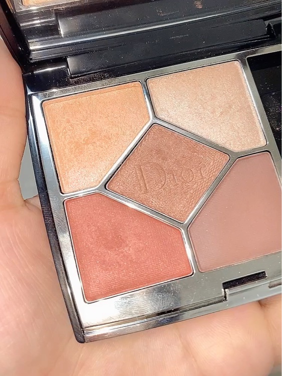 ディオール バックステージ フェイス グロウ パレット/Dior/ハイライトを使ったクチコミ（2枚目）
