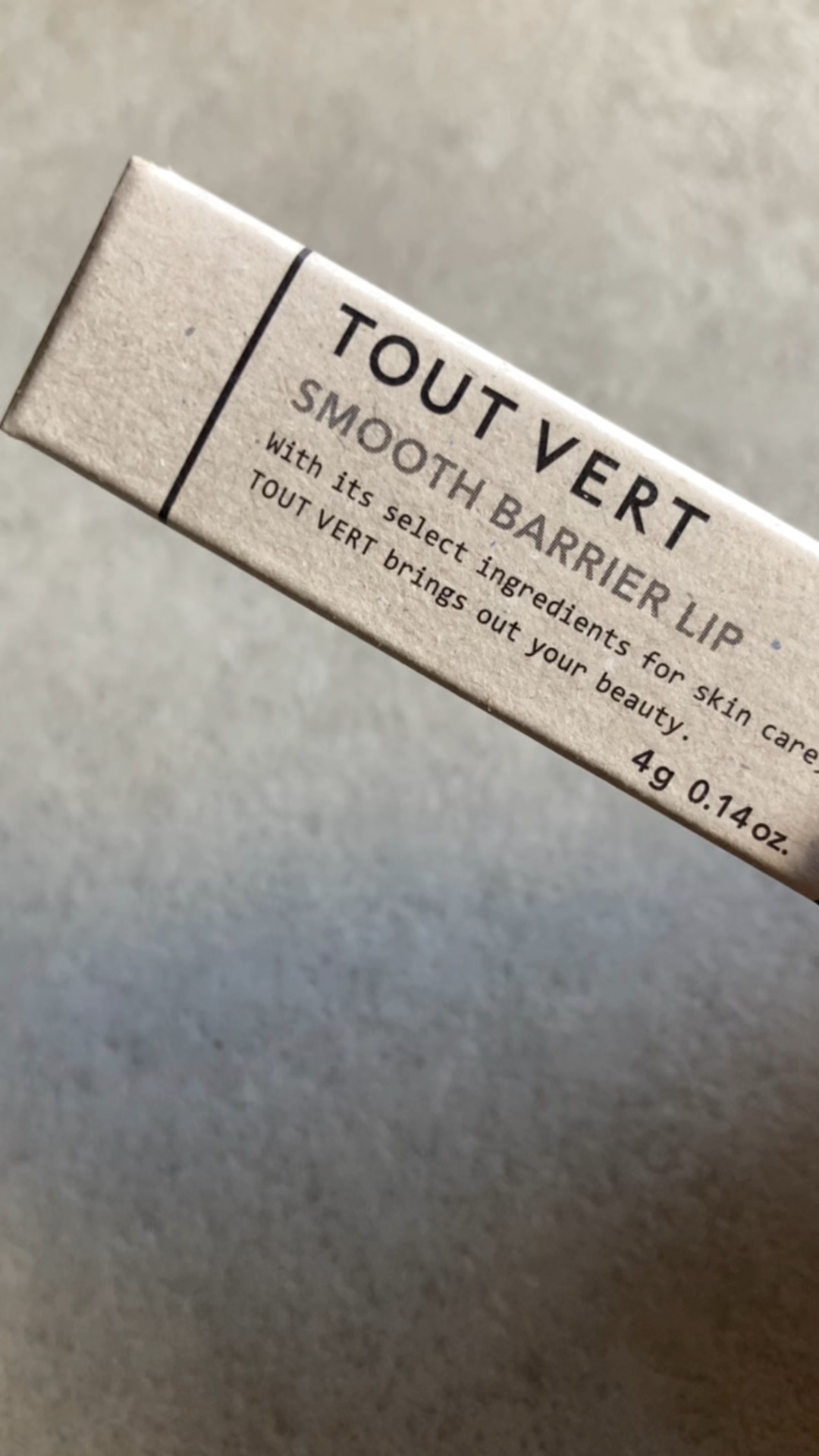 スムースバリアリップ/TOUT VERT/リップクリームの動画クチコミ1つ目