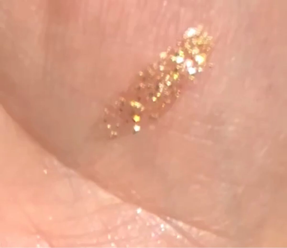 ダズルシャドウ リキッド フラッシュ アンド ダッシュ/M・A・C/リキッドアイシャドウを使ったクチコミ（3枚目）