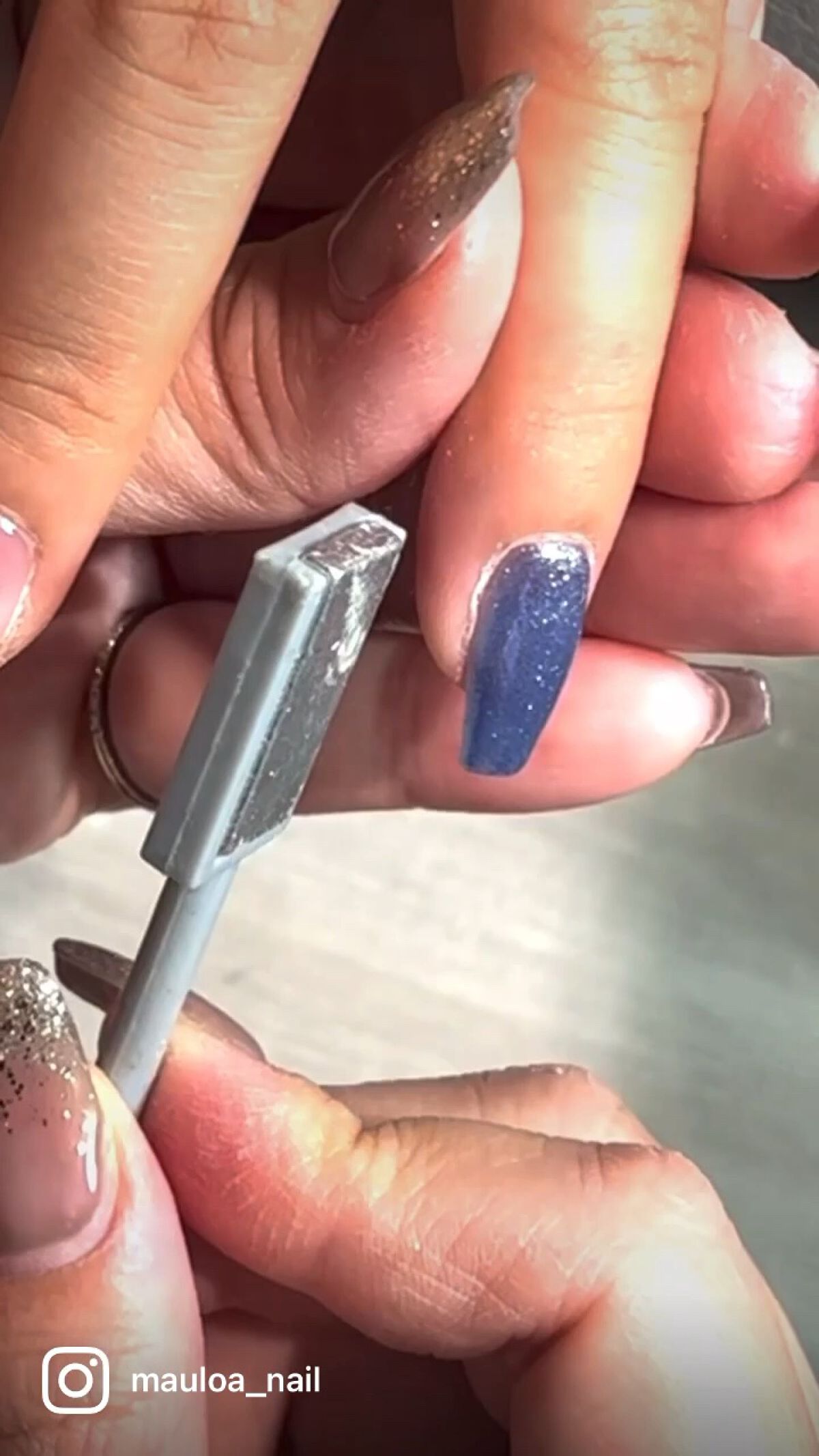#ネイル,#くすみブルーネイル,#アートネイル,#海ネイル,#ミラーアートネイル,#アニマルネイル,#冬ネイル,#クロムハーツネイル,#オータムネイル,#ジュエリーネイル,#ミラーネイル,#手書きアートネイル,#イニシャルネイル,#ブラウンネイル,#オールドイングリッシュネイル,#秋ネイル,#天王寺ネイル,#マットネイルのネイルデザイン