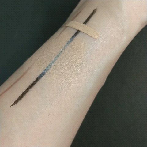 ロングラスティングチップコンシーラーフィックシングフィット/LUNA/リキッドコンシーラーの動画クチコミ3つ目