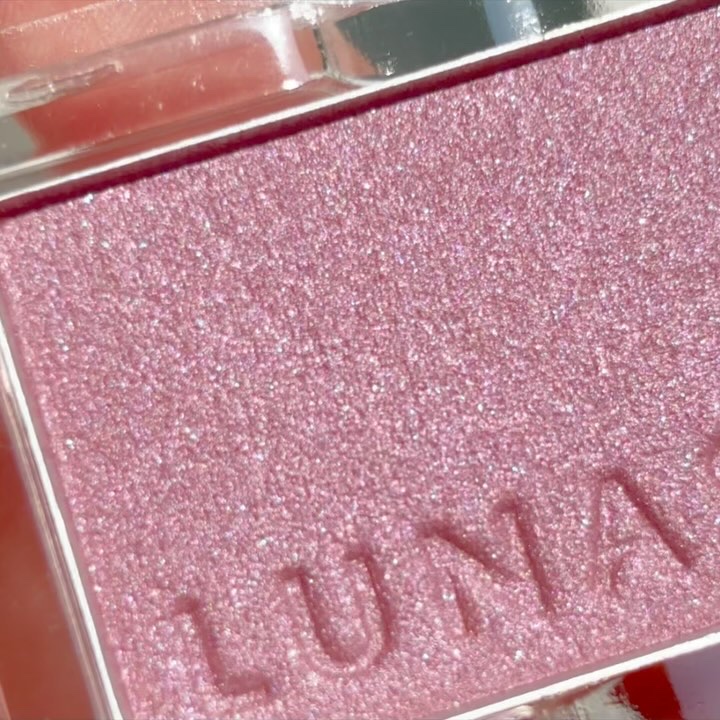 ルナソル カラーリングシアーチークス(グロウ)/LUNASOL/パウダーチークの動画クチコミ4つ目