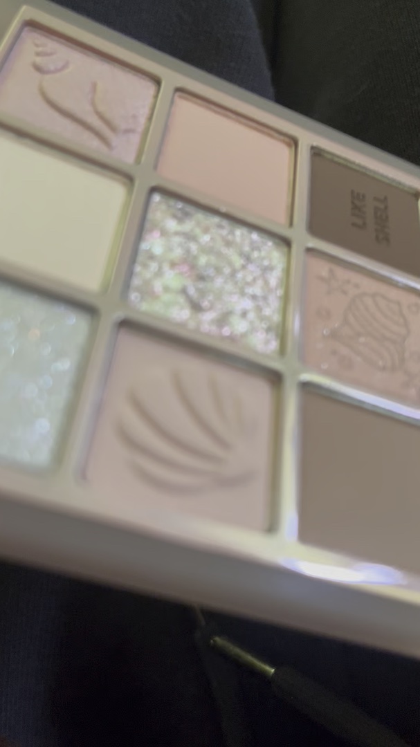 マイフェイブムードアイパレット 9カラー/HOLIKA HOLIKA/アイシャドウパレットの人気ショート動画