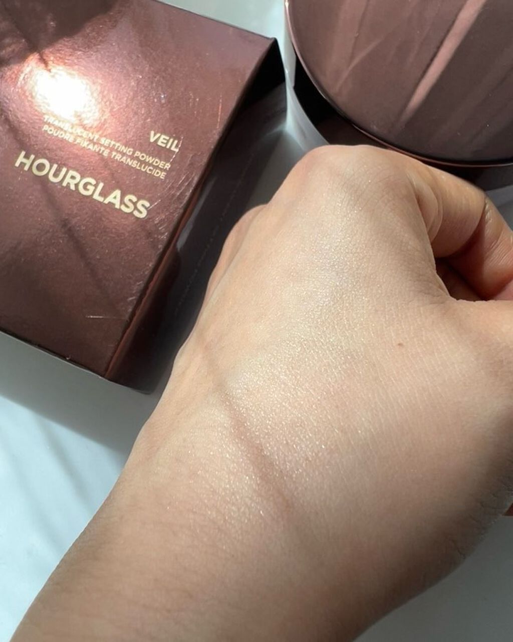 VeilTranslucentSettingPowder/HOURGLASS/プレストパウダーの動画クチコミ1つ目