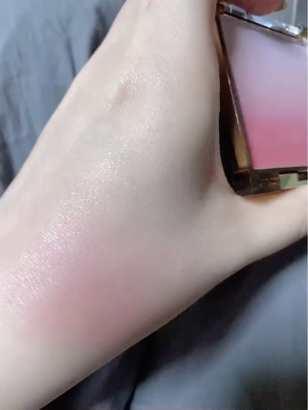 オーラティック ブラッシュ AB04 シャイガール/excel/パウダーチークを使ったクチコミ（3枚目）