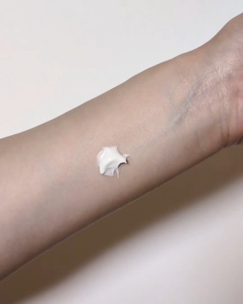 BnD ネックアイロン トーンアップ クリーム/BnD/ネック・デコルテケアを使ったクチコミ（3枚目）