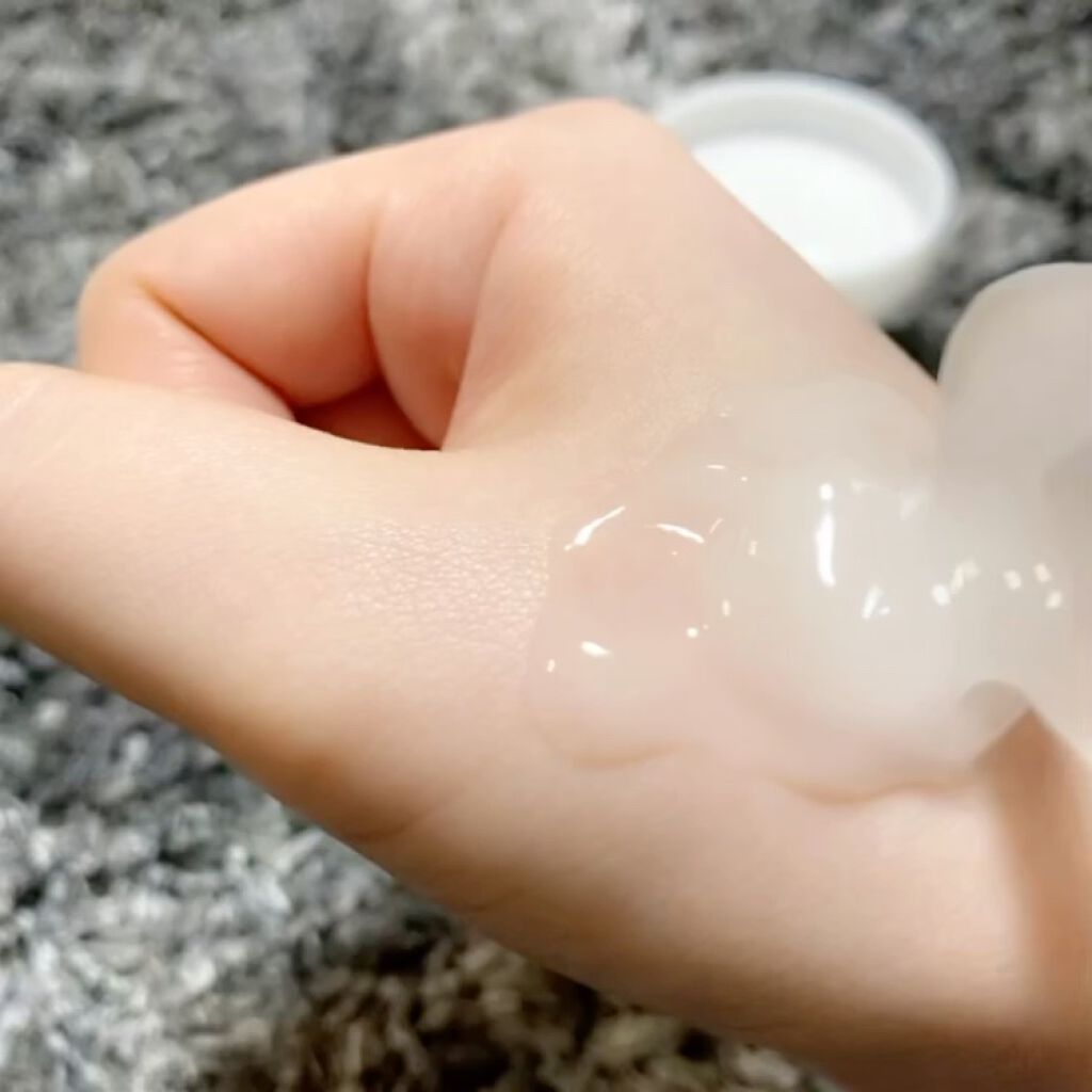 イオナ スパ＆ミネラル エッセンス ジェルのクチコミ「(( サッとこれひとつでエステ帰りのぷるんっと弾力肌に𓈒𑁍 ))

疲れた日は質のいいオールイ.....」（3枚目）