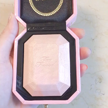 ダイヤモンドライト マルチユース ハイライター/Too Faced/パウダーハイライトの動画クチコミ3つ目