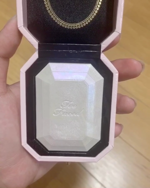 ダイヤモンドライト ハイライター ブラシ/Too Faced/メイクブラシを使ったクチコミ(3枚目)