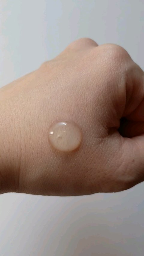 若芽ポアタイトニングセラム/suiskin/美容液を使ったクチコミ（3枚目）