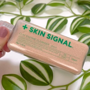 SKIN SIGNAL クレイ酵素クレンザーのクチコミ「👃🍓 毛穴の黒ずみにおさらば！🫧🫧
＿＿＿＿＿＿＿＿＿＿＿＿＿＿＿＿＿＿

skin sign.....」（3枚目）