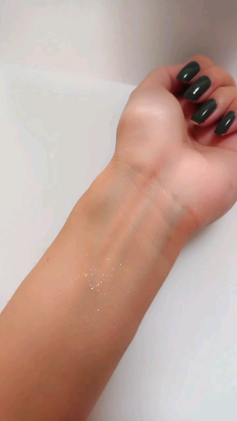 プリズム エアー シャドウ 19 BABY PINK/CLIO/単色アイシャドウを使ったクチコミ（2枚目）