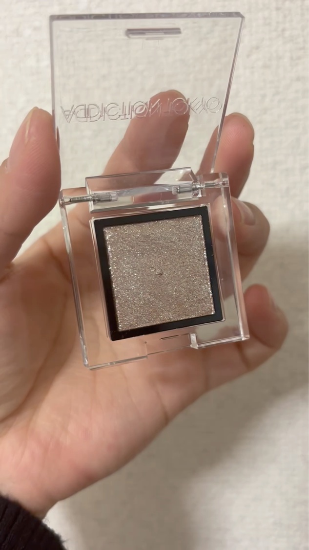 アディクション ザ アイシャドウ スパークル 004SP Mariage/ADDICTION/単色アイシャドウを使ったクチコミ（2枚目）