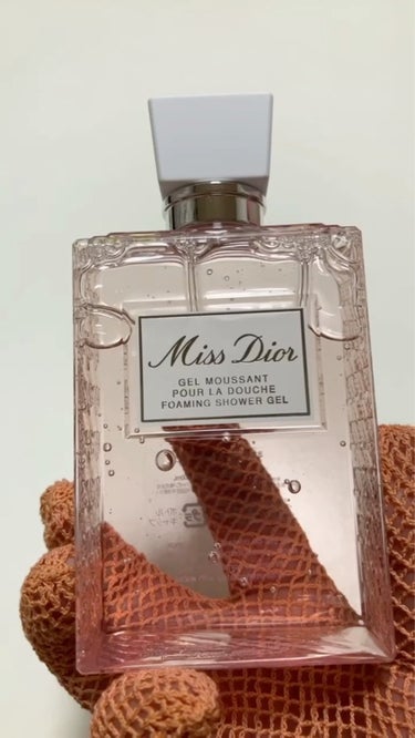 Dior ミス ディオール シャワー ジェルのクチコミ「幸せな週末
Dior
ミス ディオール シャワー ジェル

香りも泡も🫧弱いけど
なんか幸せな.....」（2枚目）