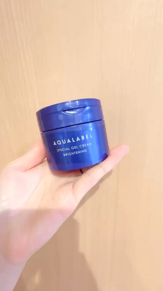 スペシャルジェルクリーム EXブライトニング🩵

アクアレーベルの乳液よくて、
買おうとしたけど、クリームもほしいと思ったらオールインワン👏乳液兼クリームとして使用してます🥰

【商品詳細】
✨美白ケア オールインワン
1品5機能(化