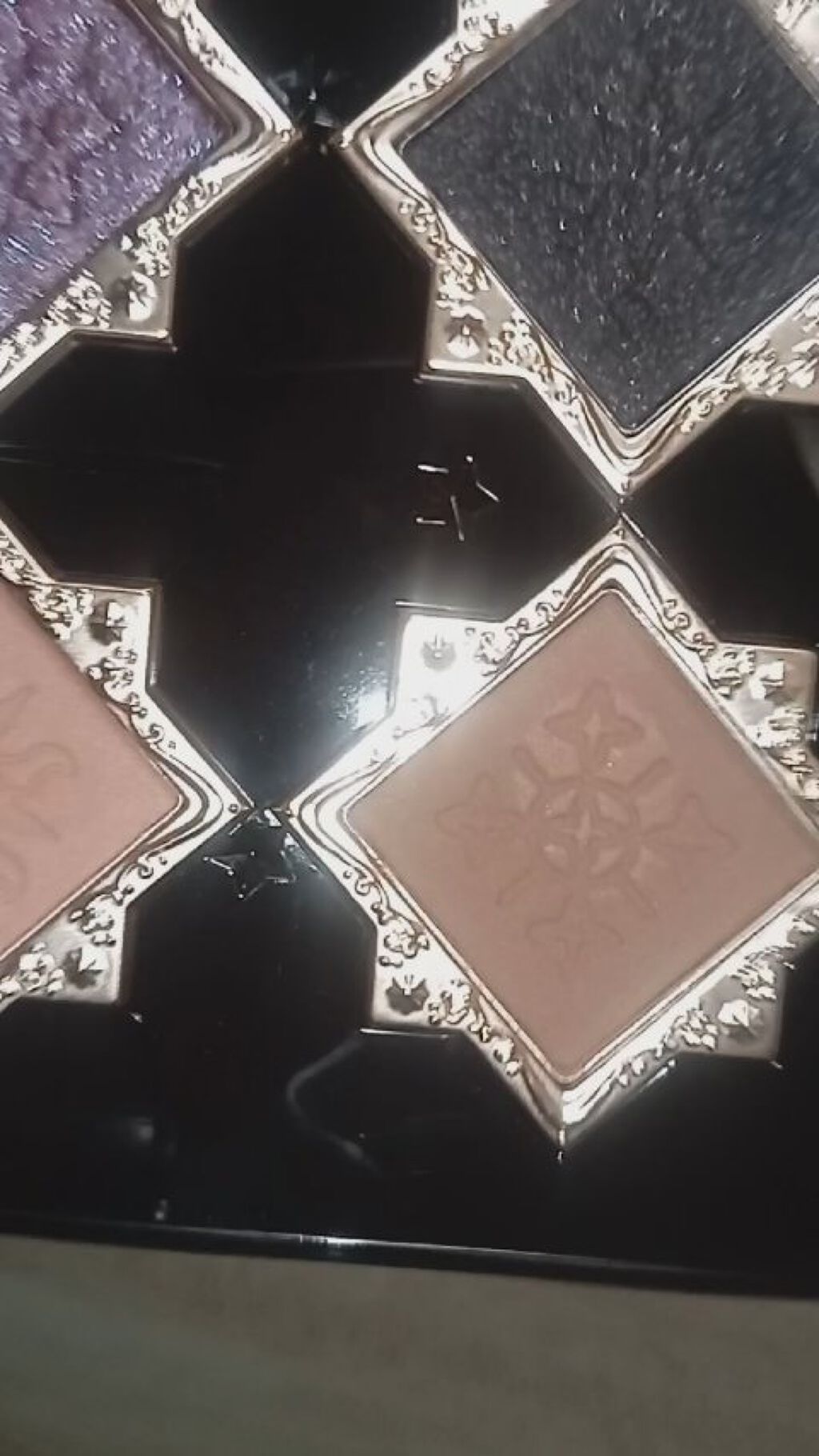 フラワーノーズ ダークエンジェル/ブリリアントプラス/アイシャドウパレットの動画クチコミ5つ目