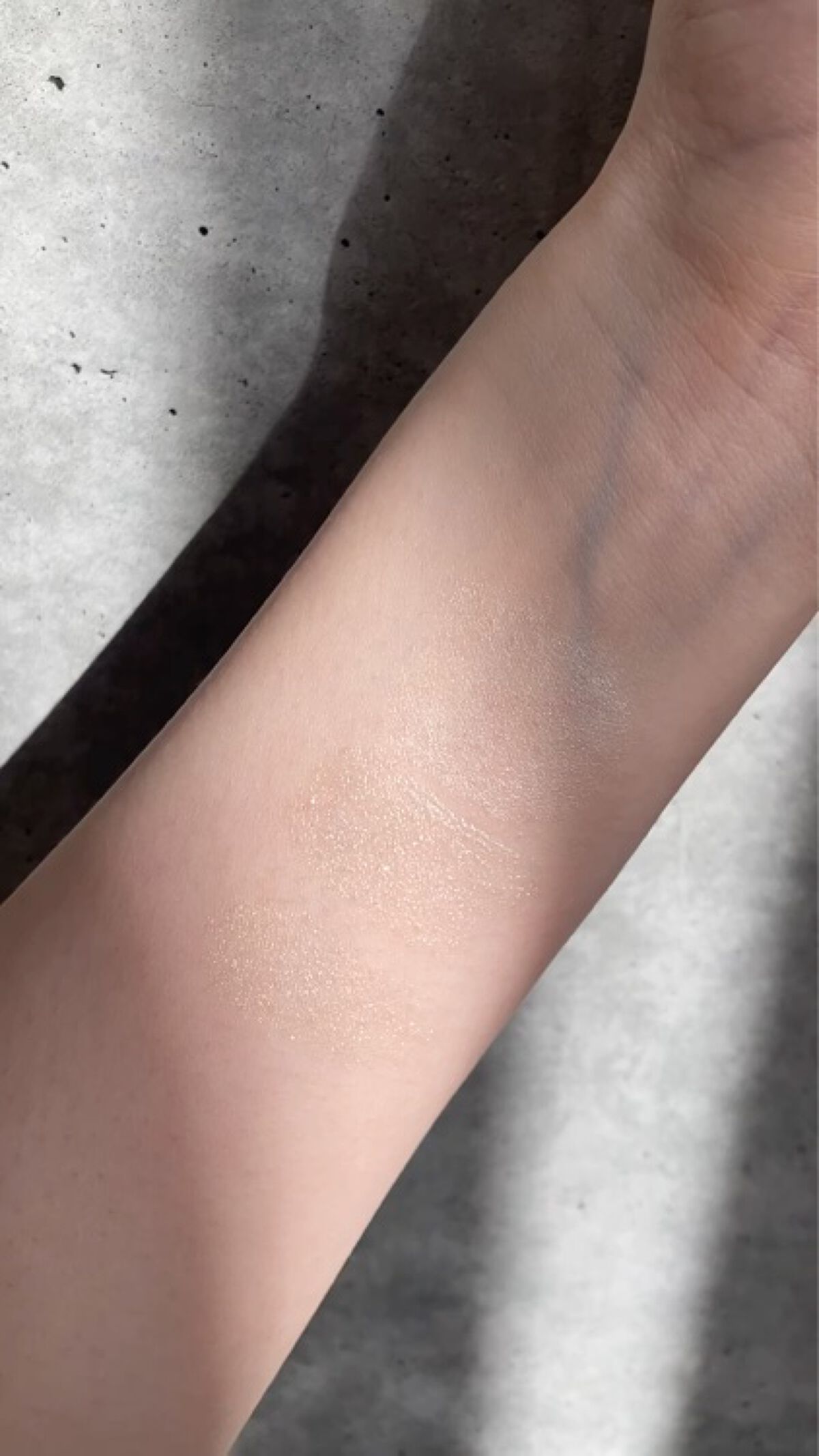 ラディアントスティック/LUNASOL/スティックハイライトの動画クチコミ2つ目