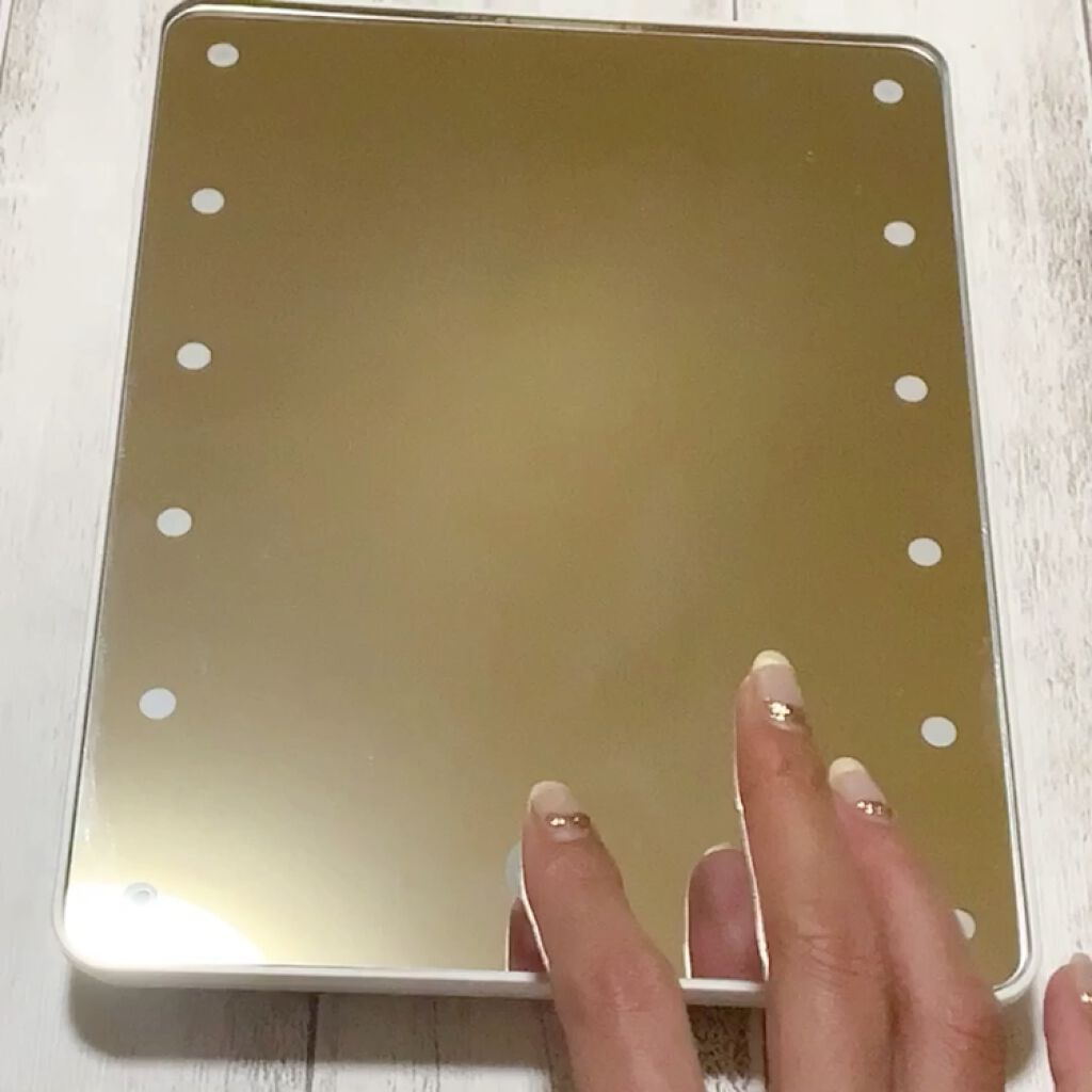 LED付ミラー(スタンドタイプ)/DAISO/その他化粧小物を使ったクチコミ（2枚目）