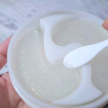 Aura Quartz HYDROGEL EYE MASK/Petitfee/シートマスク・パックの動画クチコミ1つ目