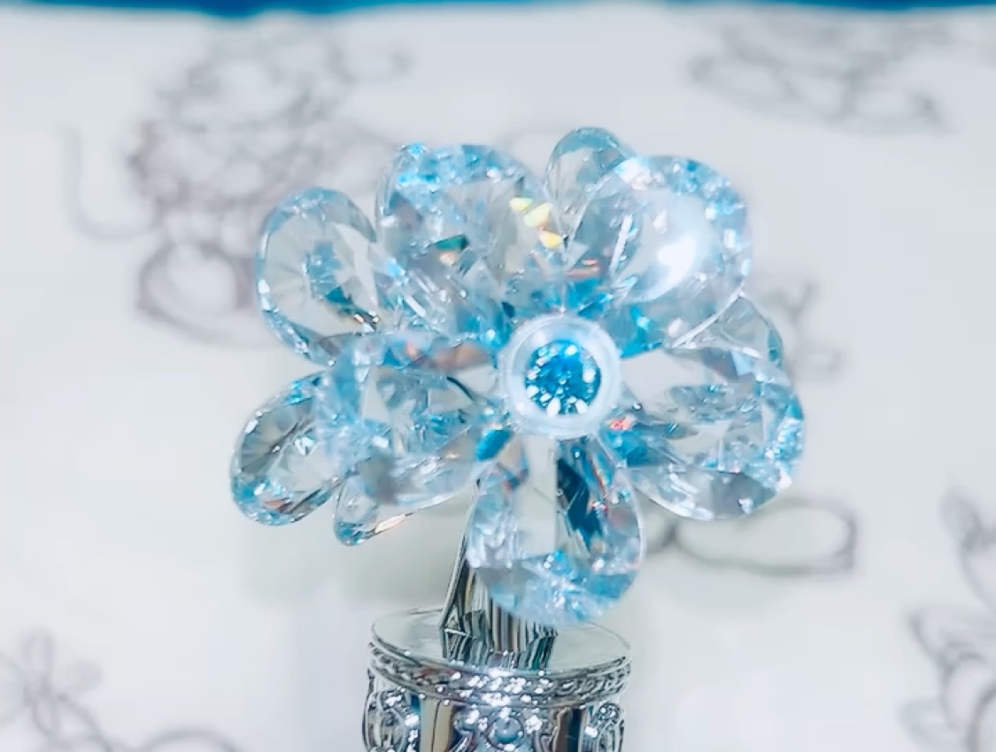 ジルスチュアート クリスタルブルーム サムシングピュアブルー  オードパルファン/JILL STUART/香水(レディース)の動画クチコミ3つ目