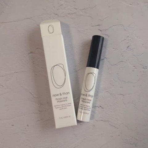 \しなやかなソフトジェルタイプのヘアマスカラでスタイリングの仕上げを効率化/

＠now.n.than_jp
ナウ・アンド・ダン
#フィニッシュヘアマスカラ

前髪、浮き毛、おくれ毛、眉毛まで
広い部分にスタイリング可能なヘアマスカラ

☑