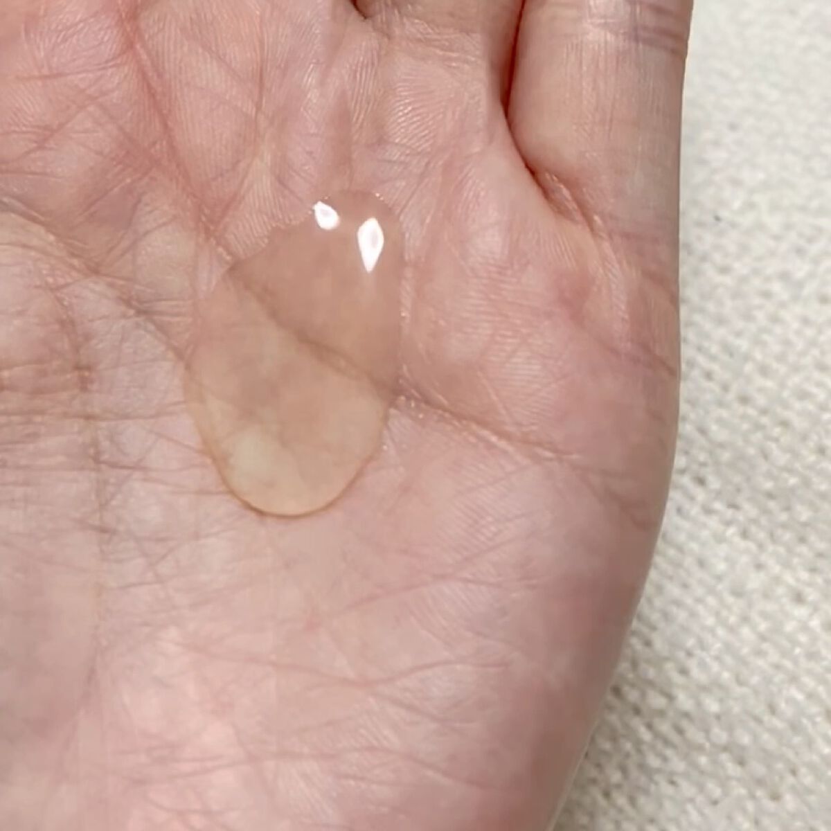 クリアリッチセラム/Atokirei/美容液の動画クチコミ4つ目