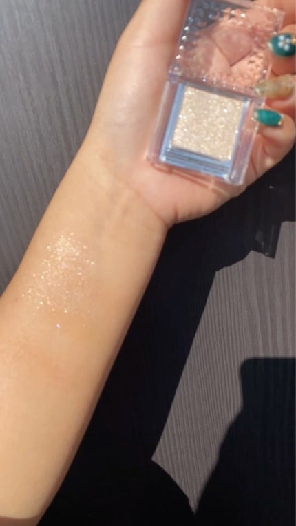 シングルカラーアイシャドウ 04 クリアラメ/CEZANNE/単色アイシャドウを使ったクチコミ(2枚目)