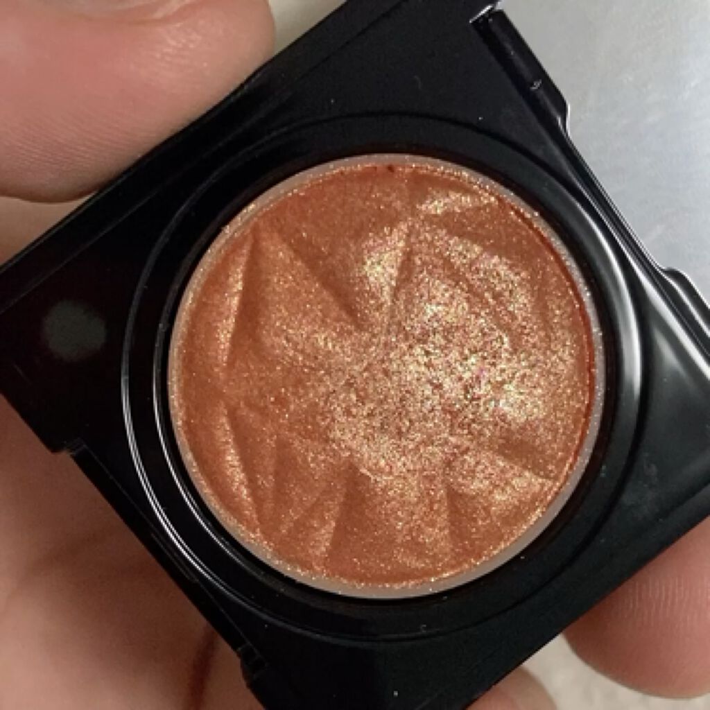 プリズム エアー シャドウ/CLIO/単色アイシャドウの動画クチコミ4つ目