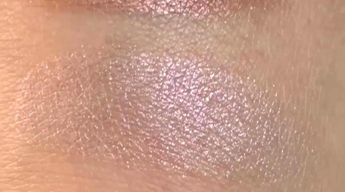 オンブル エサンシエル/CHANEL/単色アイシャドウを使ったクチコミ（3枚目）