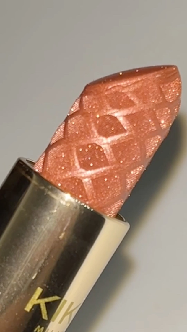 Holiday Premiere Sparkling Lipstick/KIKO/口紅の動画クチコミ1つ目