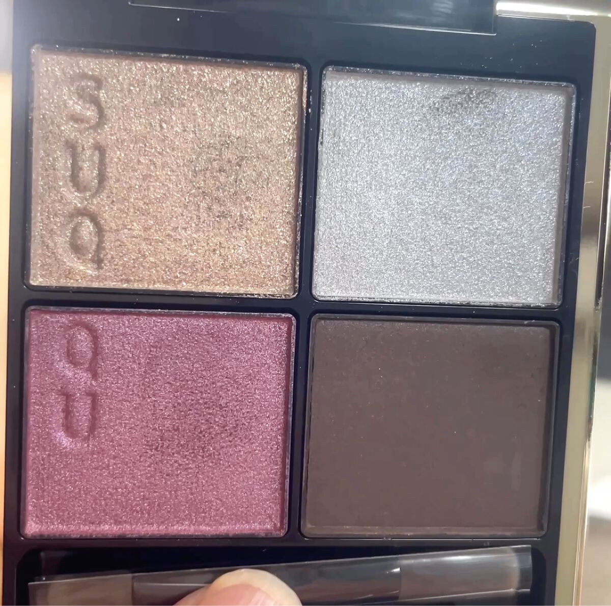 シグニチャー カラー アイズ/SUQQU/アイシャドウパレットの動画クチコミ4つ目