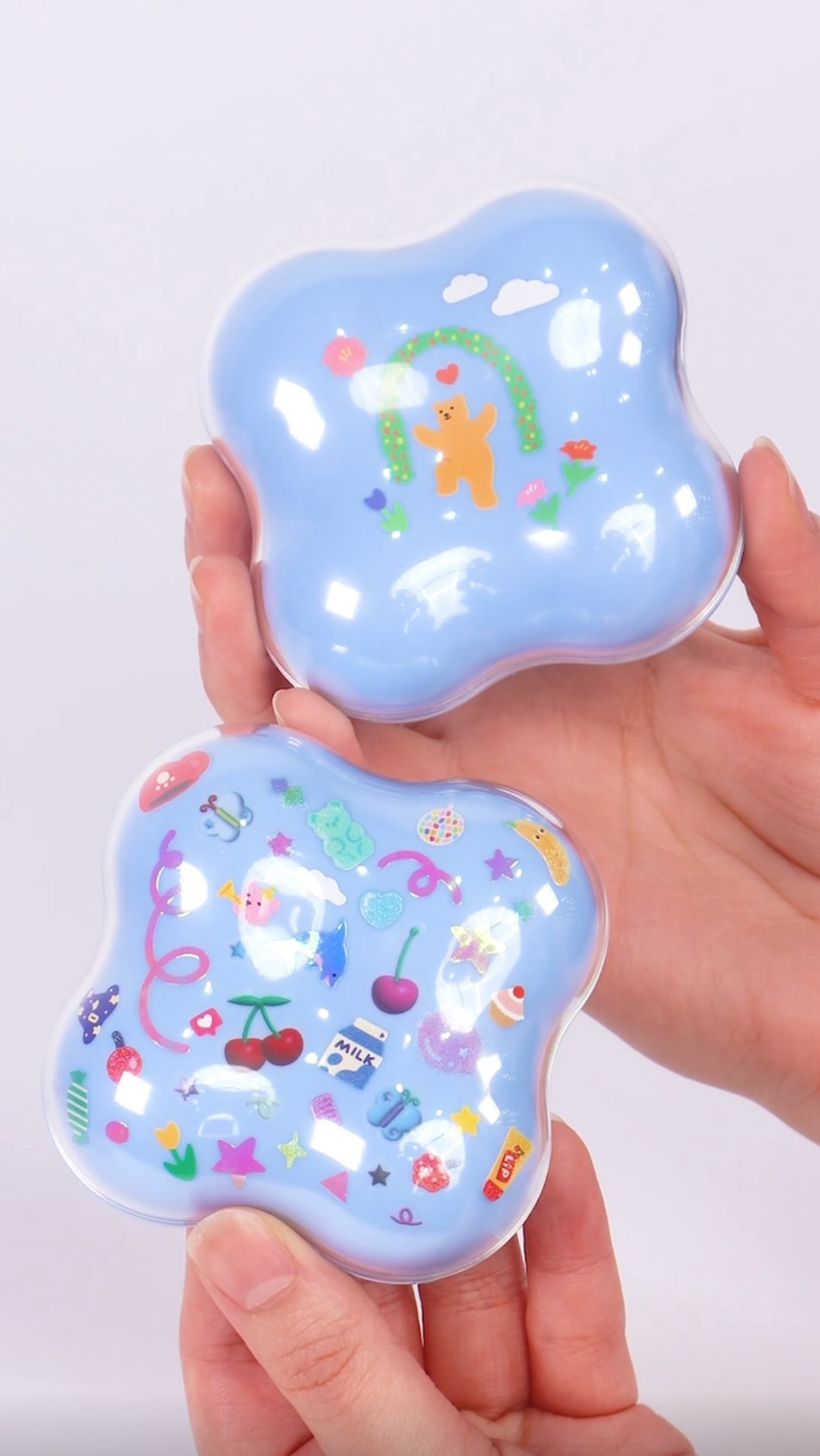 ‧₊˚ ☁️⋅♡定期的にやりたくなるクッションデコ‧₊˚ ☁️⋅♡
お気に入りのステッカーで自分だけの“推しクッション“に🪞💕

エチュードガールズも一緒にデコっておそろしよ₍ᐢ. ̫.ᐢ₎💗
みんなのデコ写真も待ってるよん📷✨

