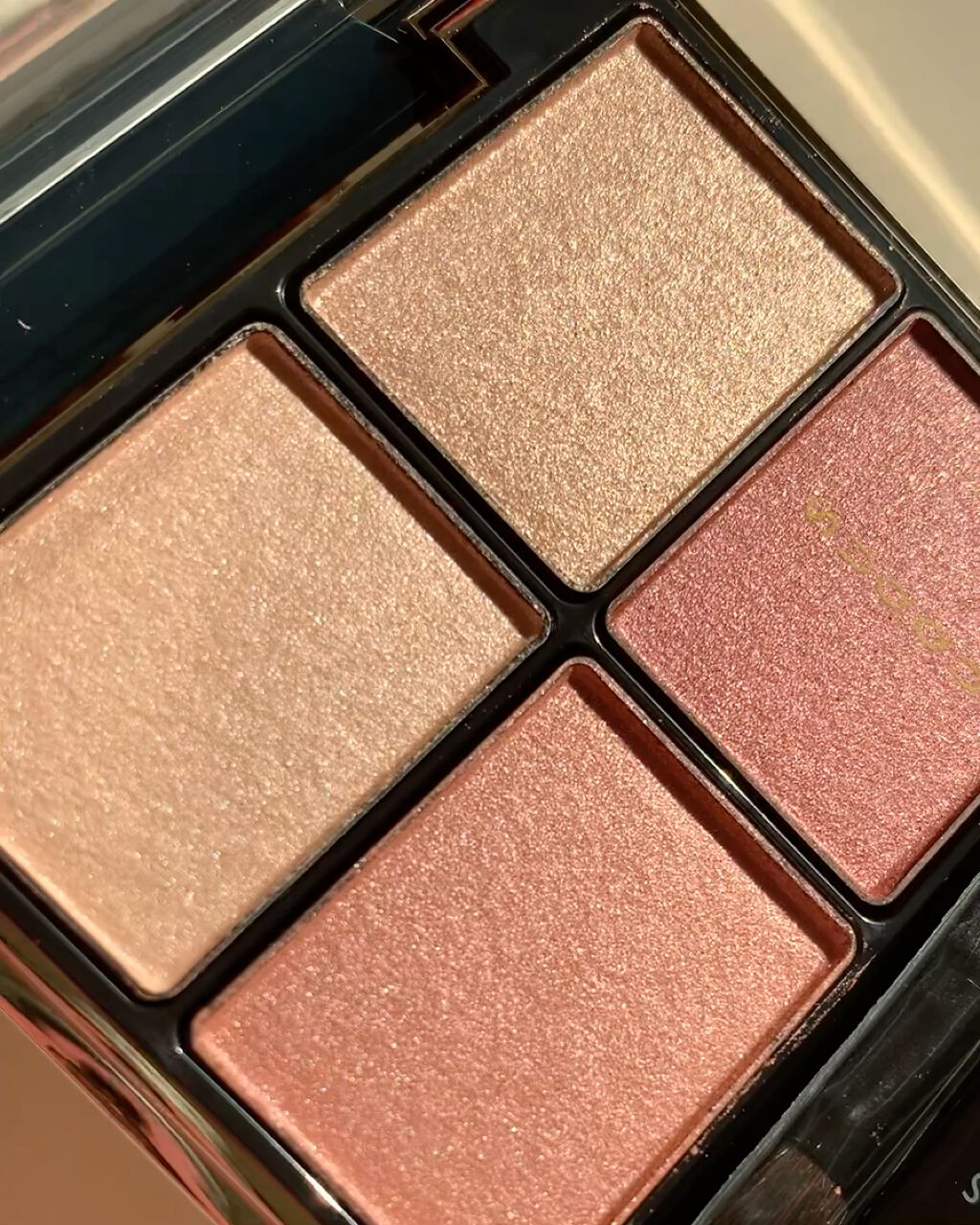 デザイニング カラー アイズ/SUQQU/アイシャドウパレットを使ったクチコミ（3枚目）