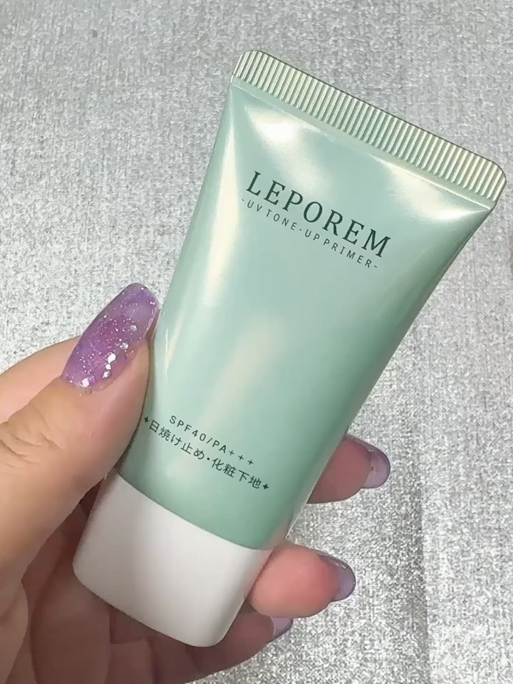 マットリップ/LEPOREM/口紅の動画クチコミ1つ目