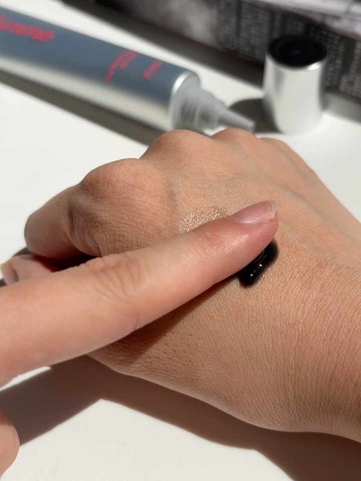 ミュミュ エスティック　＃０１/MieuMieu/ヘアバームの動画クチコミ3つ目