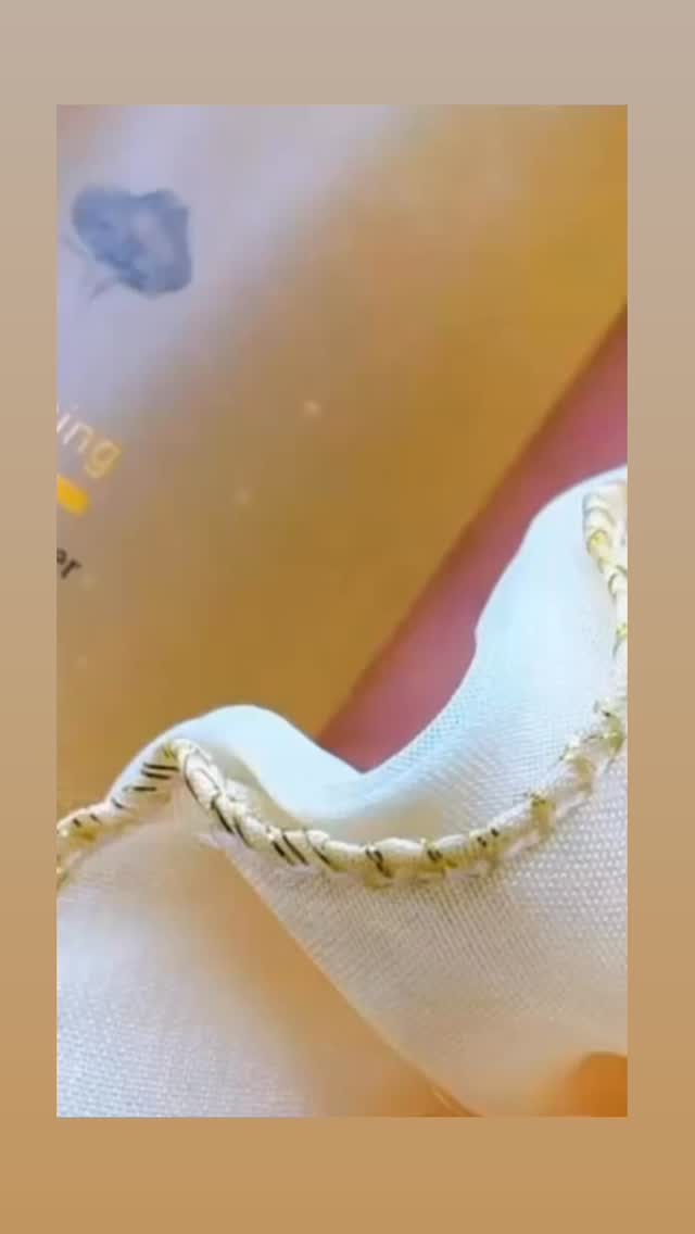 d'Alba
ホワイトトリュフ
モイスチャーライジング
セラムトナー180ml
💞┈┈┈┈┈┈┈💞
セラムとトナーが
一つになってる！
便利だね！
💞┈┈┈┈┈┈┈
こんな方にオススメします！
⭐️肌に生気がなく、くすんでいる方
⭐️