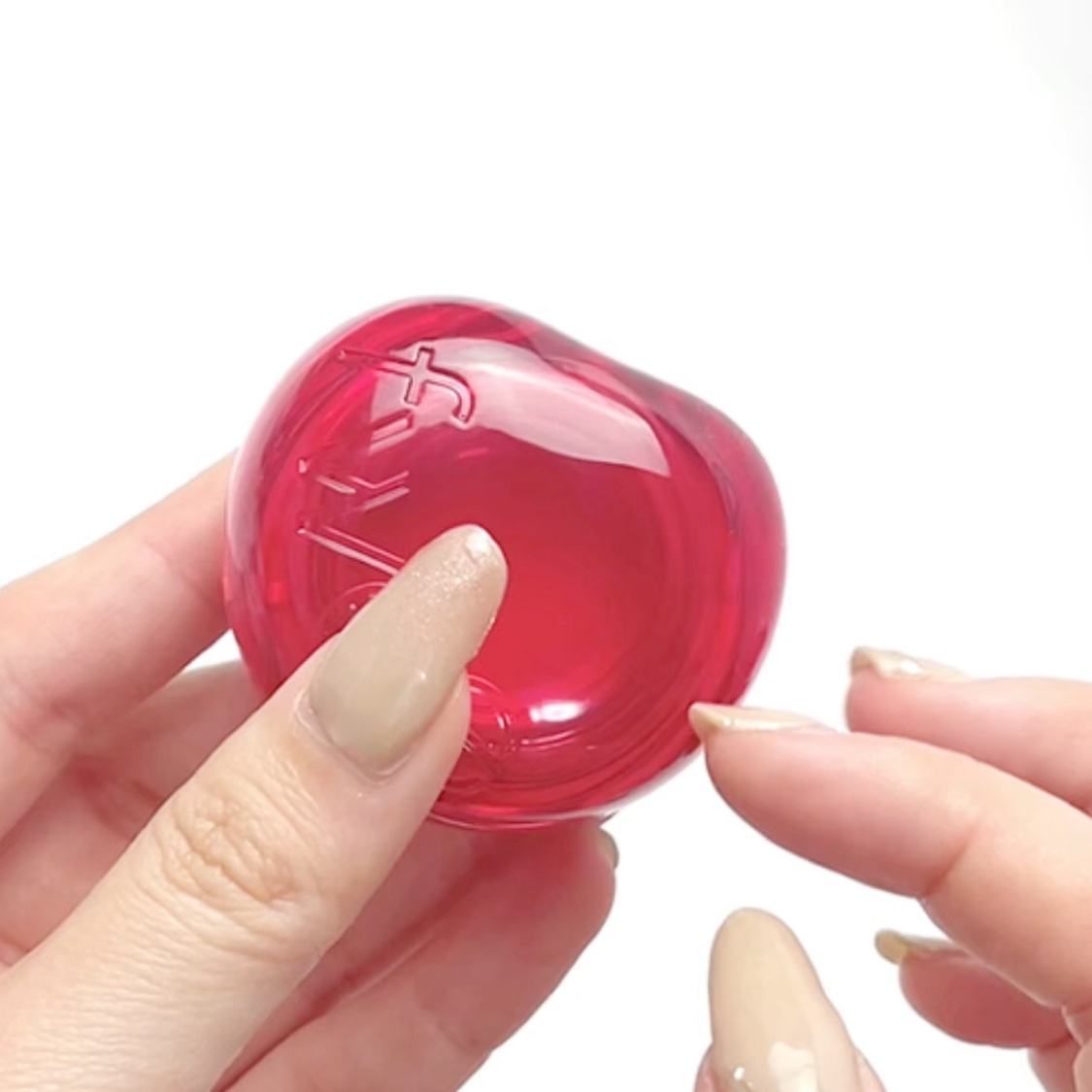 フィー リップアンドチーク グローイジェリーポット/fwee/リップグロスの動画クチコミ5つ目