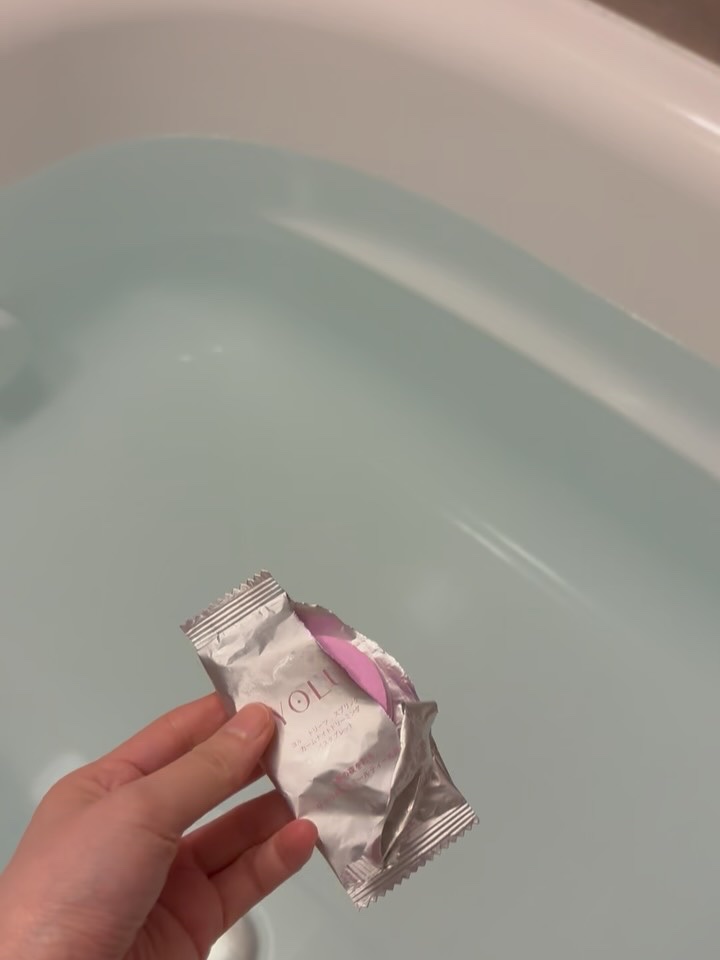 ヨル　トリーツ　スプリング　カームナイトドリーミング　バスタブレット/YOLU/炭酸系入浴剤を使ったクチコミ（2枚目）