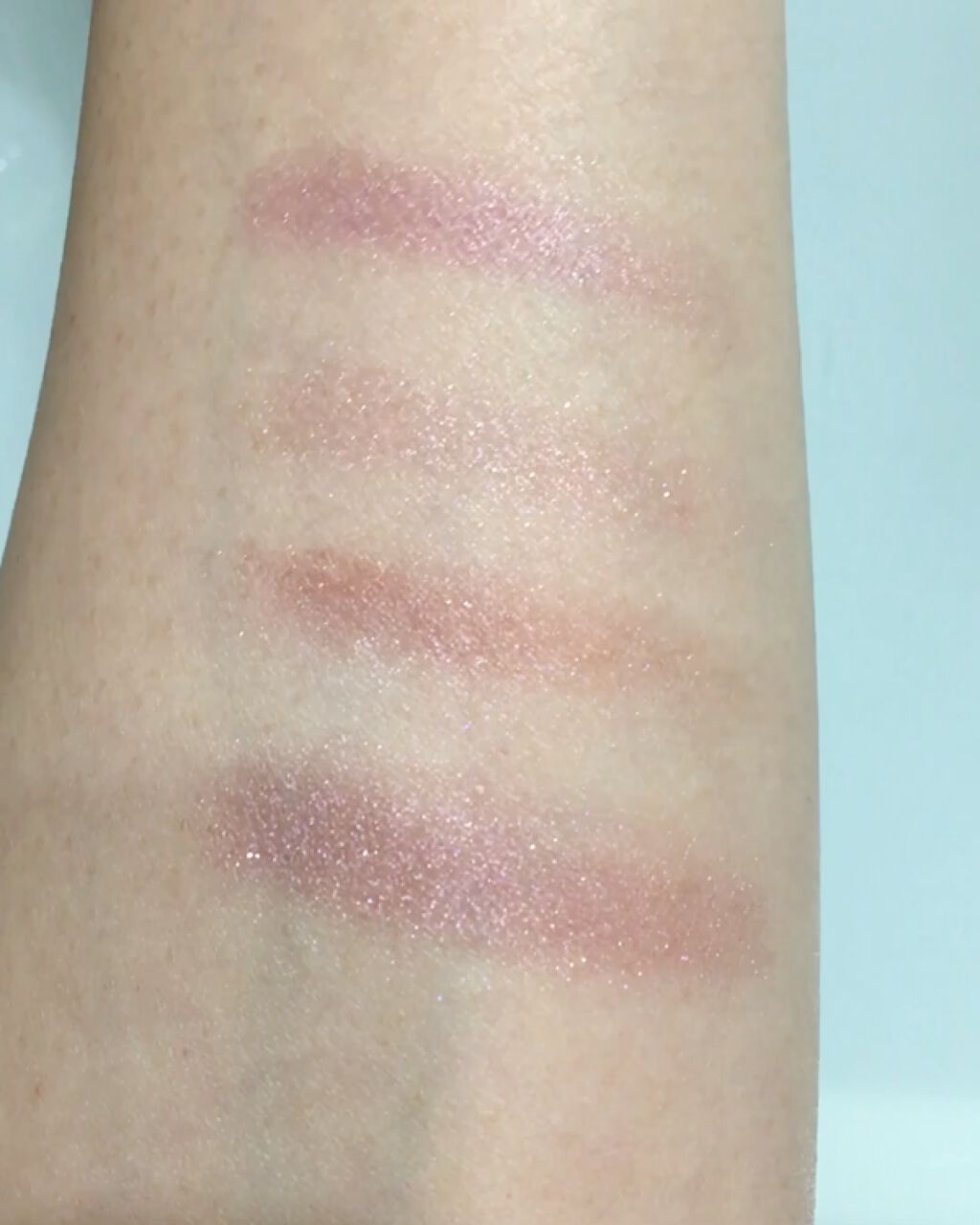 マージングカラーアイズ/LUNASOL/単色アイシャドウの動画クチコミ1つ目