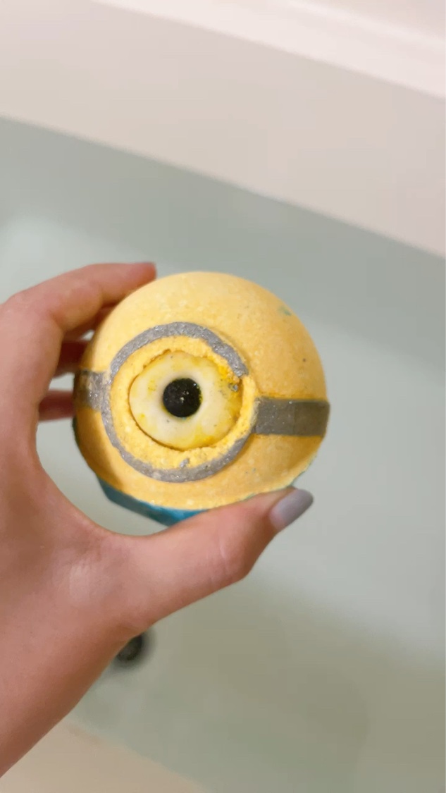 ミニオンズ（バスボム）/ラッシュ/炭酸系入浴剤の動画クチコミ3つ目