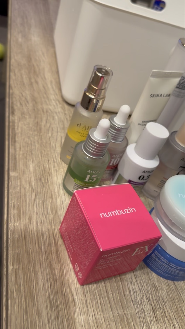 numbuzin 9番 NMNバイオリフト濃縮美容液のクチコミ「一応今使っている商品はこんな感じです！
聞きたい事があれば是非！
ちなみに男で敏感肌➕乾燥肌で.....」（1枚目）