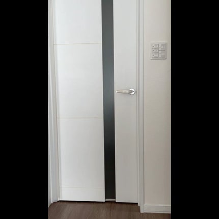 気ままな主婦 haba on LIPS 「【はさマンモス】育児中の方、必見💡ドアへの「指はさみ事故」防止..」(2枚目)