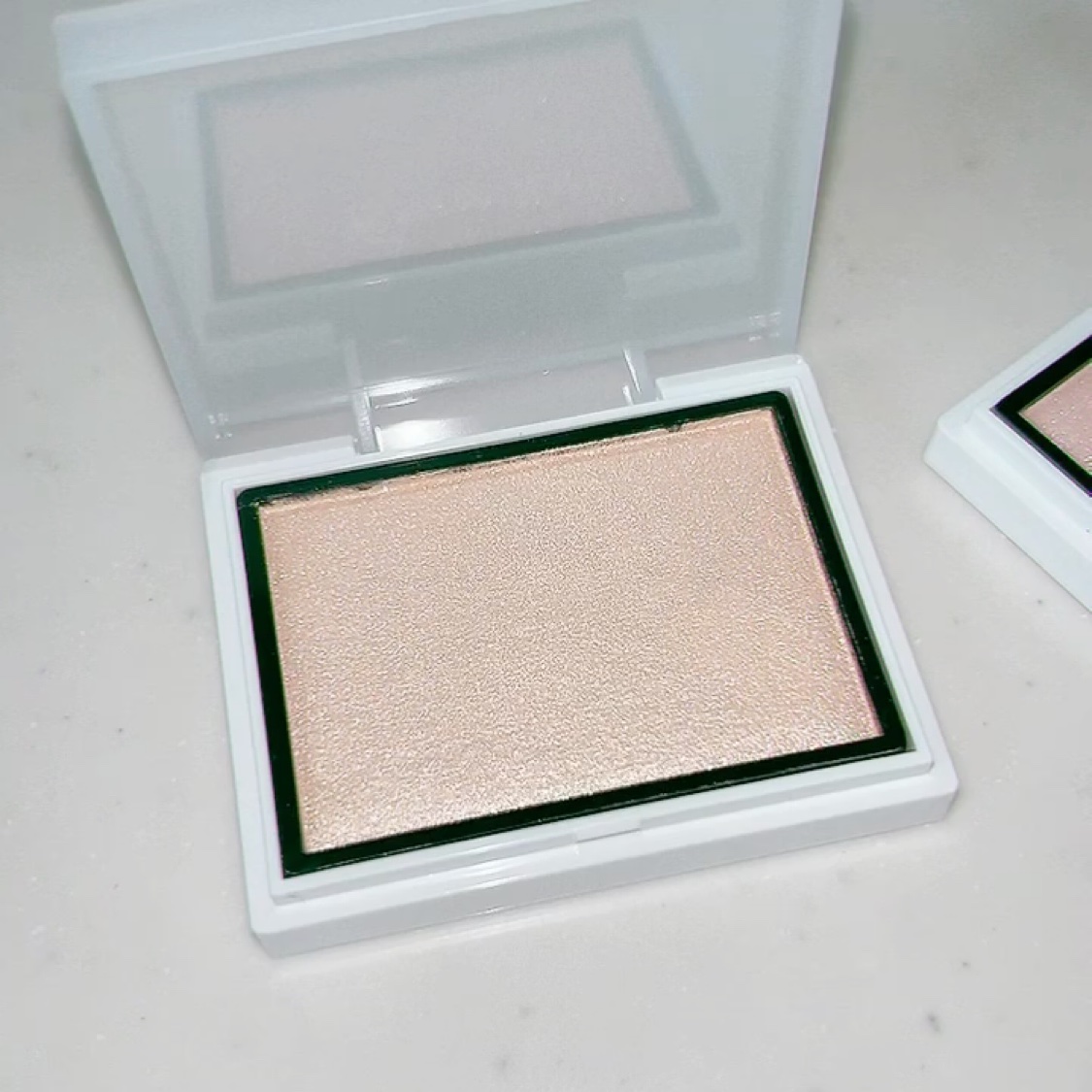 Enamor ジュエリーグロウハイライター/Enamor/パウダーハイライトを使ったクチコミ（2枚目）