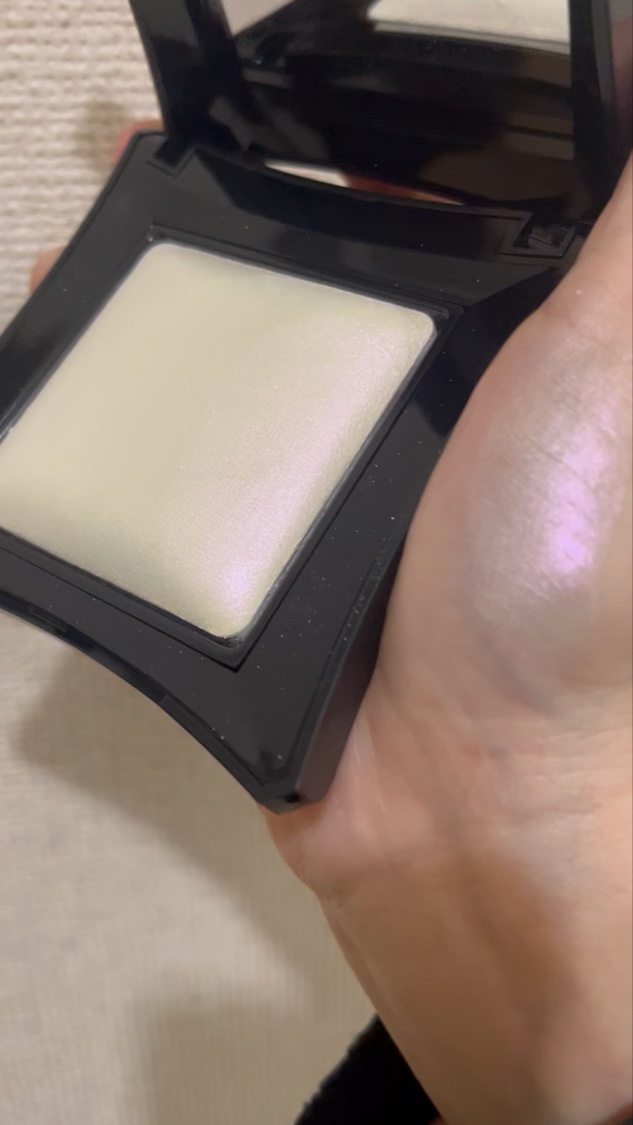 Illamasqua beyond powderのクチコミ「Illamasqua
beyond powder

カラー：DAZE

IllamasquaI.....」（3枚目）