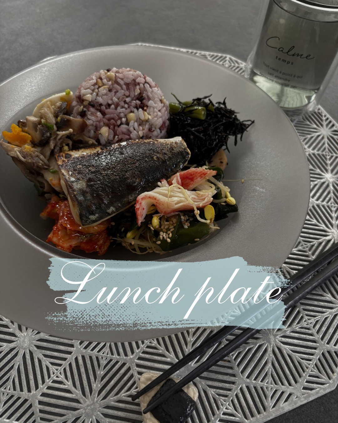 最近お昼ごはんを適当に済ませがちだったので、丁寧な暮らしを継続するため、なるべく動画を撮っていきたいと思います
ᕷ*.°

☺︎雑穀米

☺︎マリネ
舞茸、椎茸、えのき、ゆで卵の

☺︎煮物
ひじき、れんこん、いんげん

☺︎ナムル
豆もや